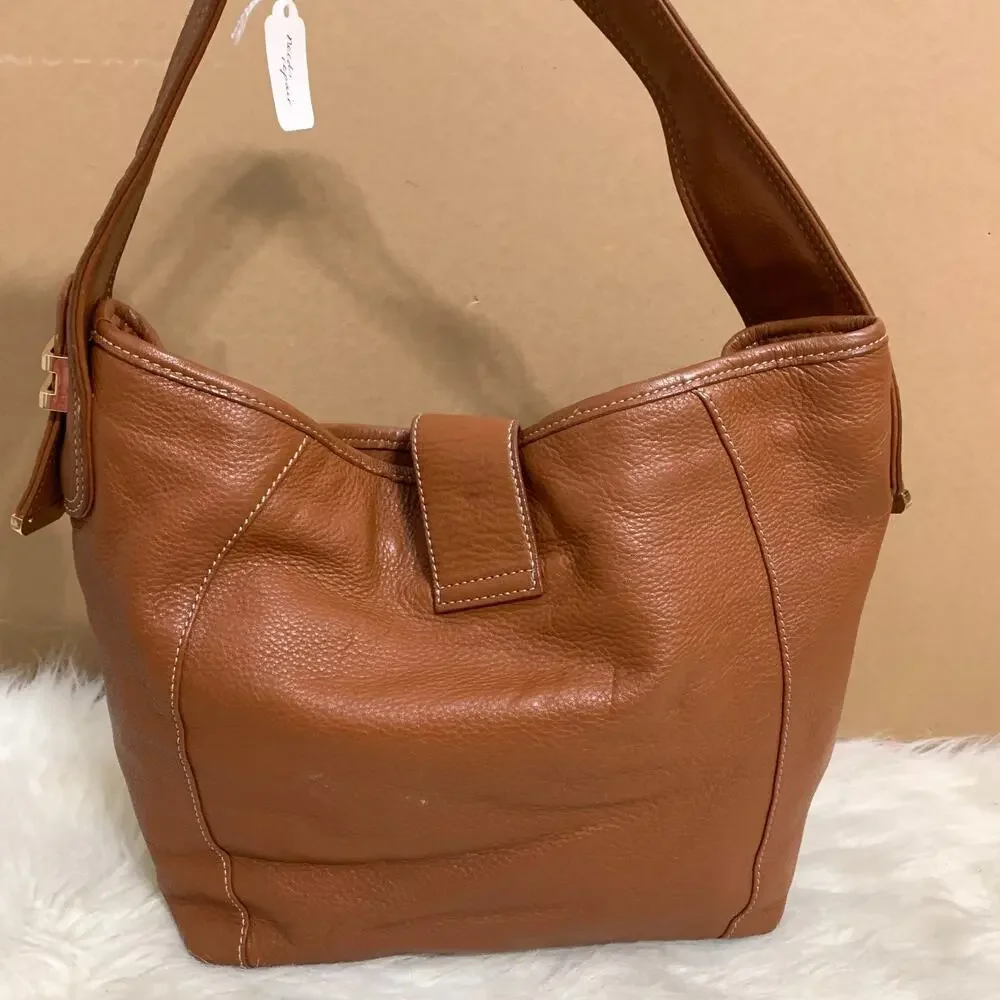 Elegant Brown Leather Hobo Bag - Picture 5 of 17